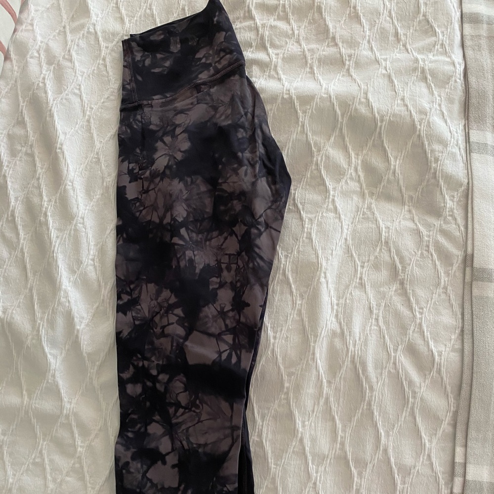Wunder under 28” tie dye leggings
